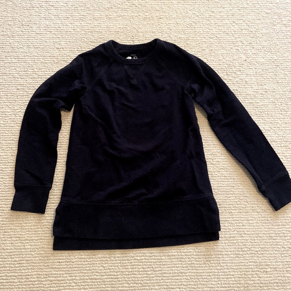 Primary tunic length navy blue sweatshirt with thumb holes. Size 6-7